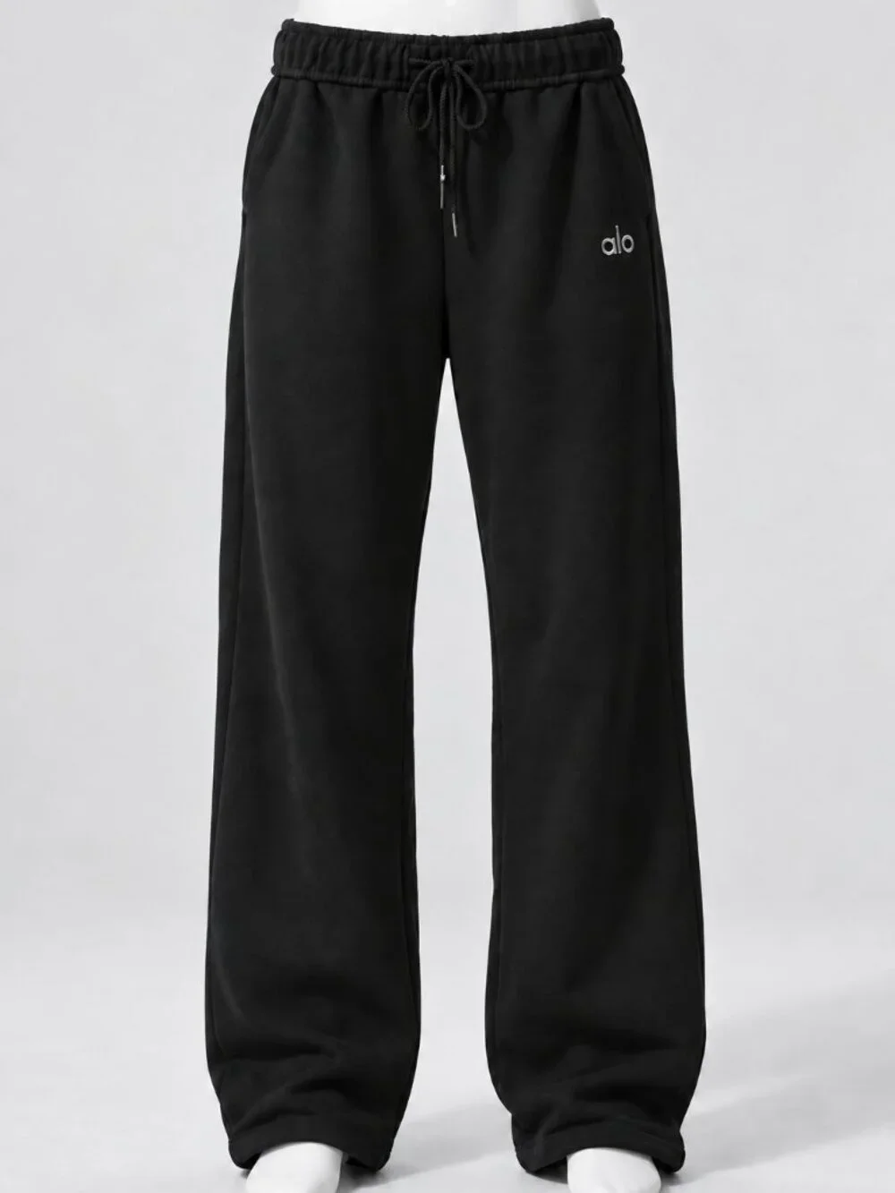Alo Yoga Accolade Black Straight Leg Sweatpants Silver Logo